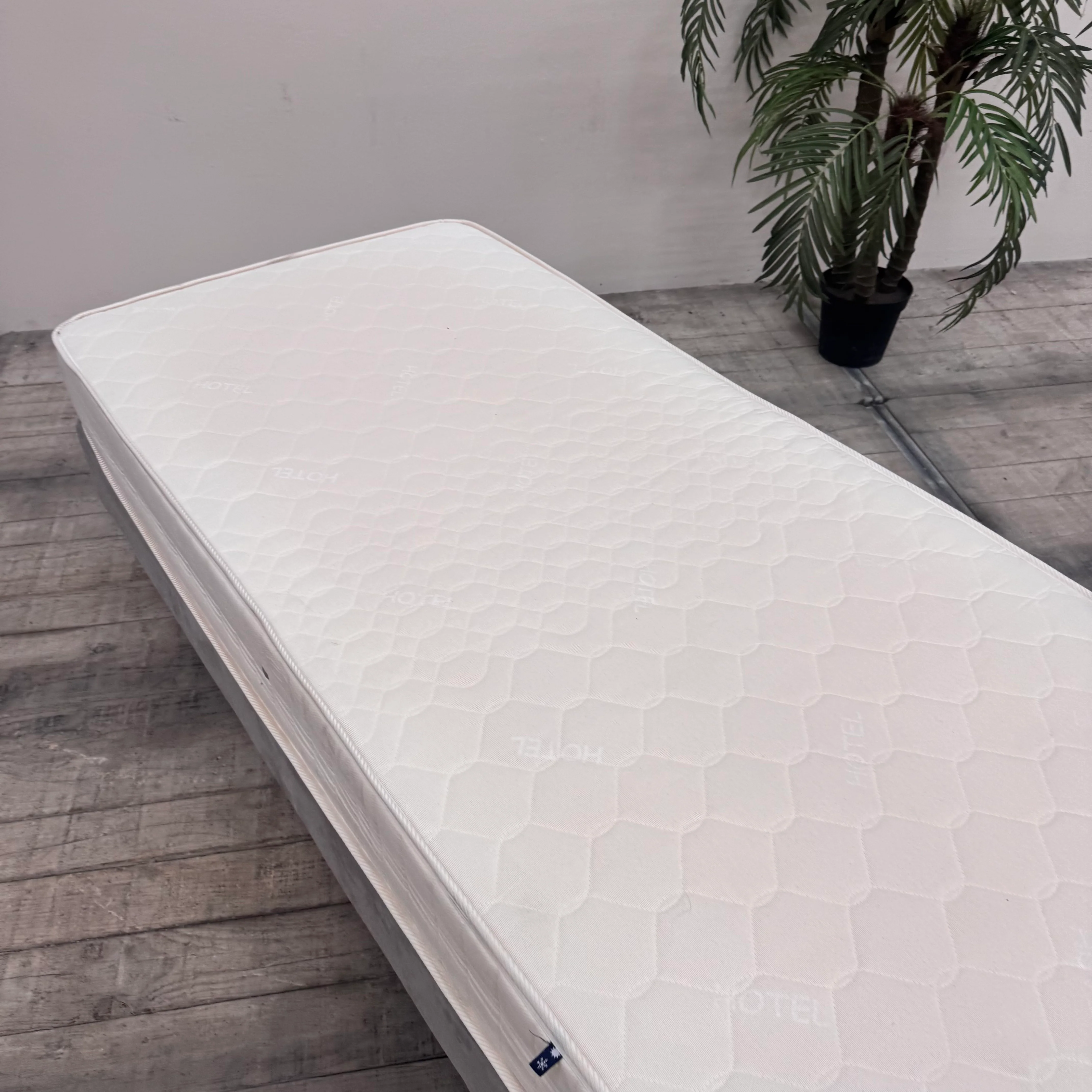 Boxspringbett Grau 90x200 inkl Matratze Wildlederoptik Einzelbett Bett gebraucht - Image 3