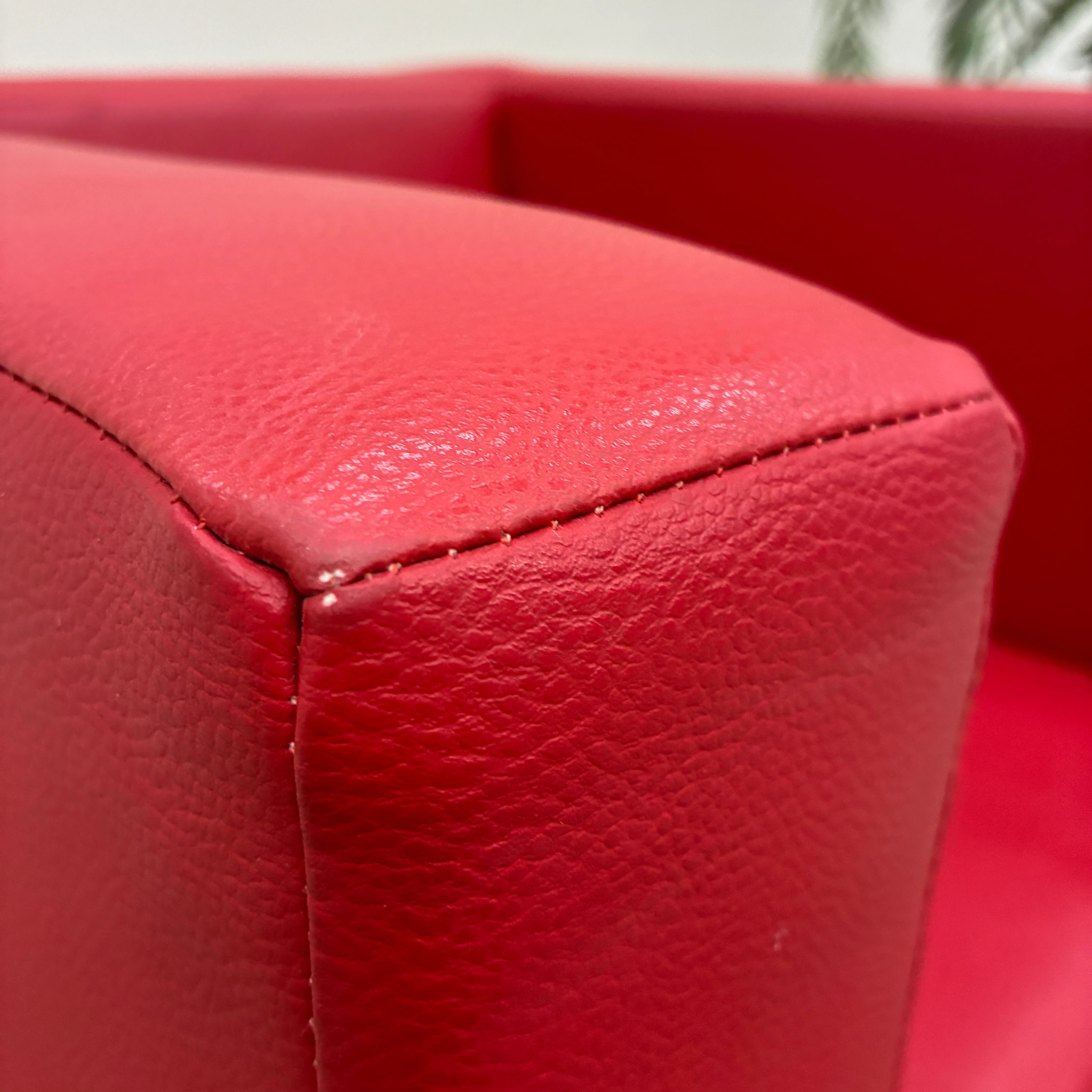 Cubesessel Rot Kunstleder Loungesessel Warteraum-Möbel Sessel Gebraucht - Image 3