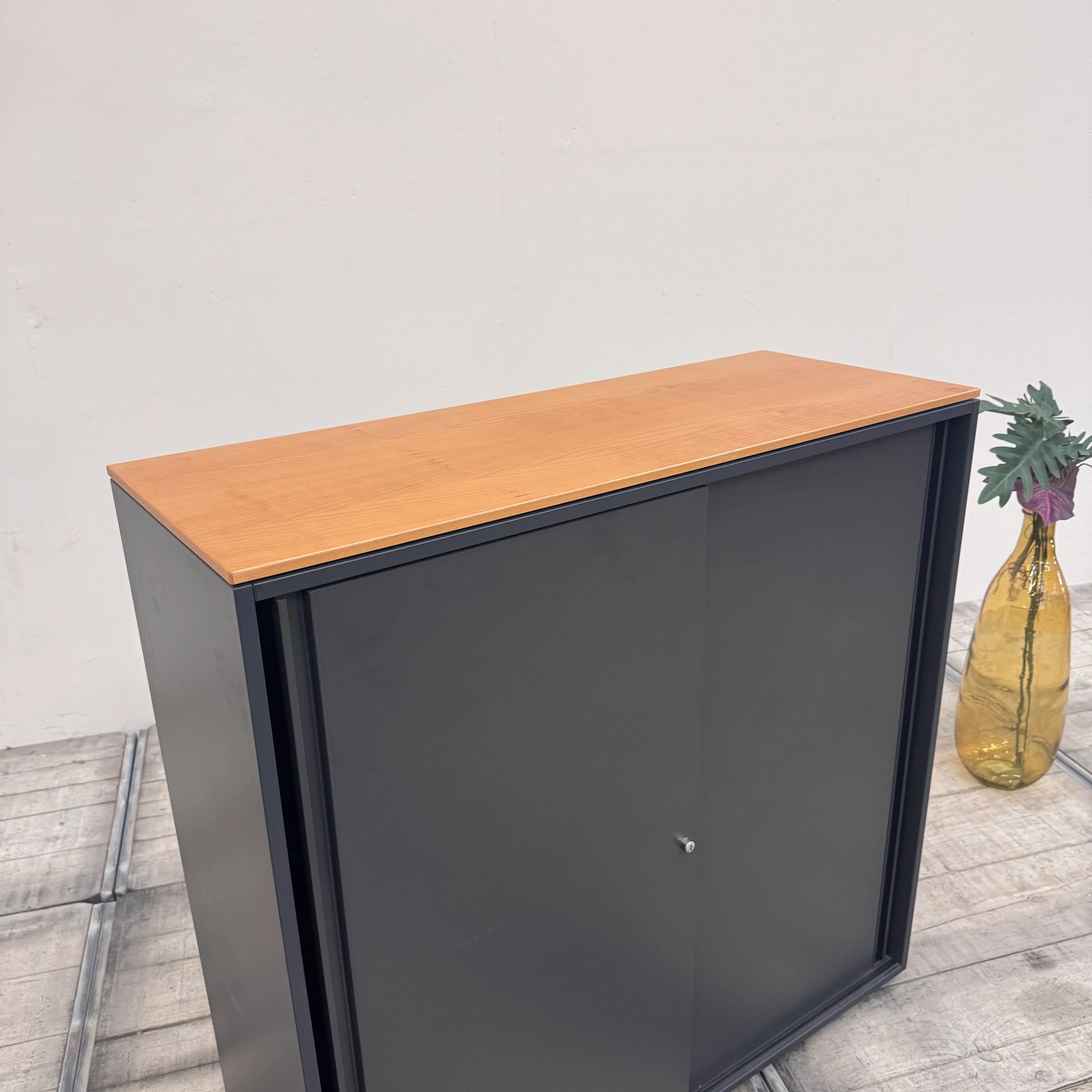 Planmöbel Highboard 120cm 3OH Anthrazit Holz Büro Schrank gebraucht - Image 2