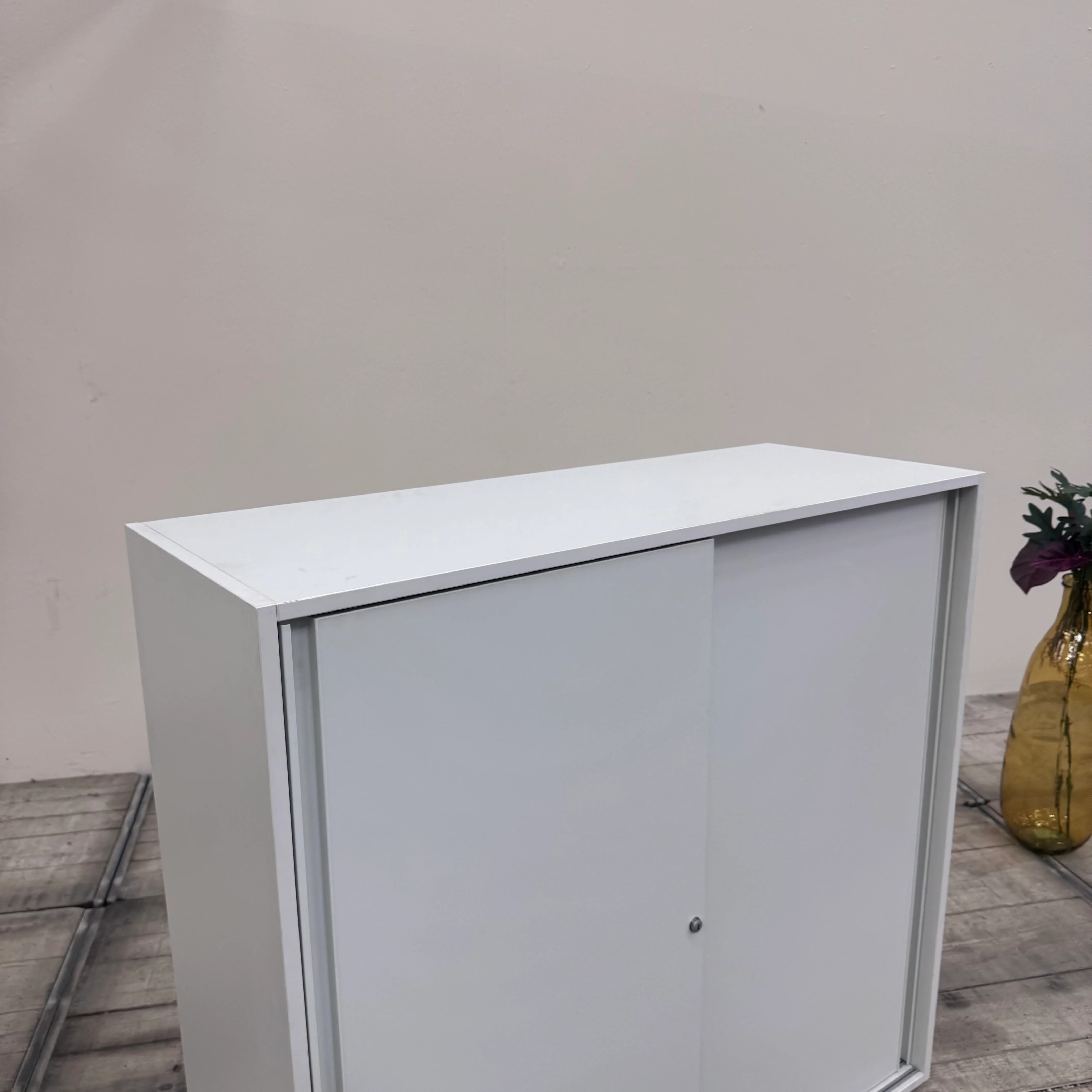 Planmöbel Highboard 120cm 3OH Lichtgrau Büro Schrank gebraucht - Image 3