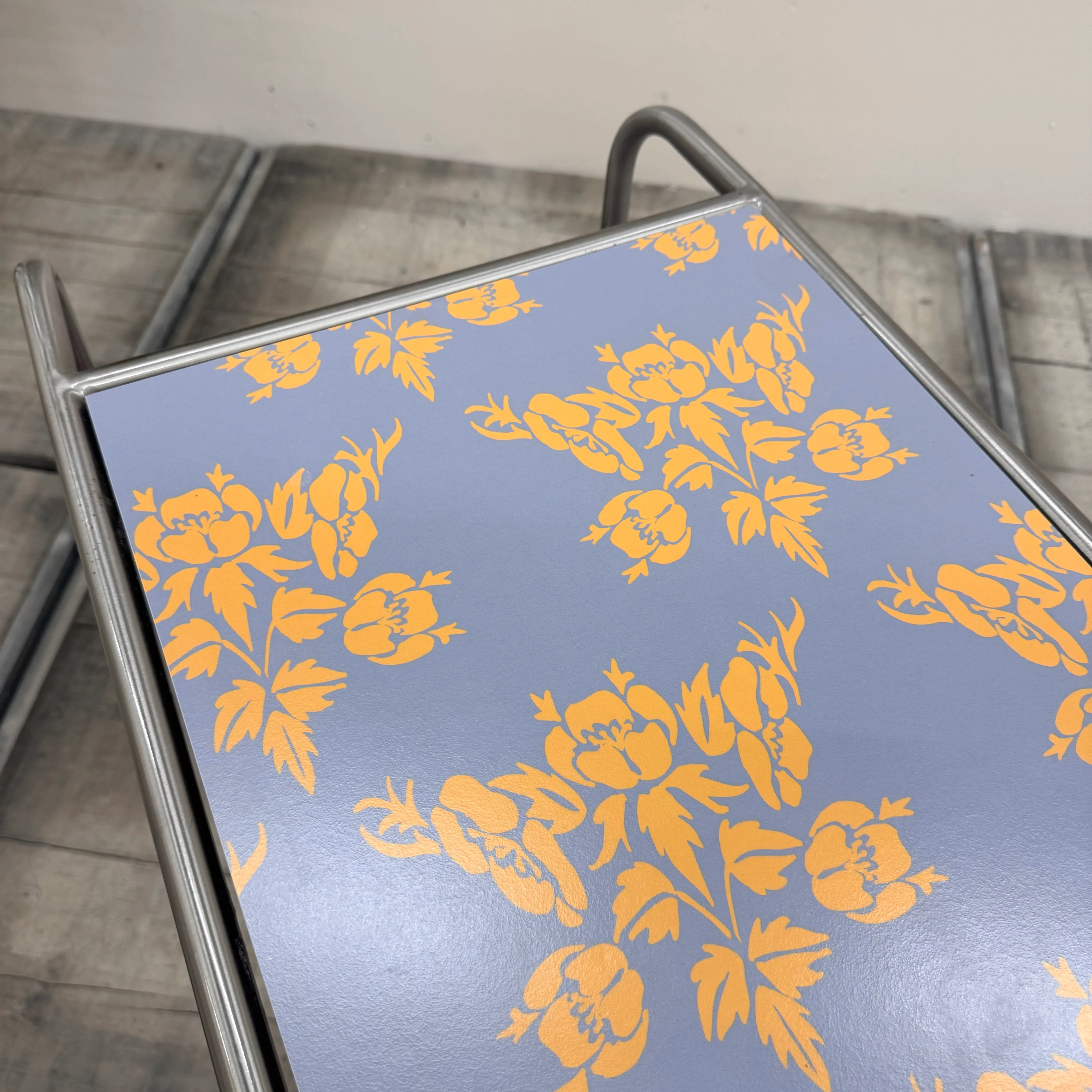 Rollbarer Beistelltisch Laptoptisch Muster Retro Gebraucht Tisch - Image 5
