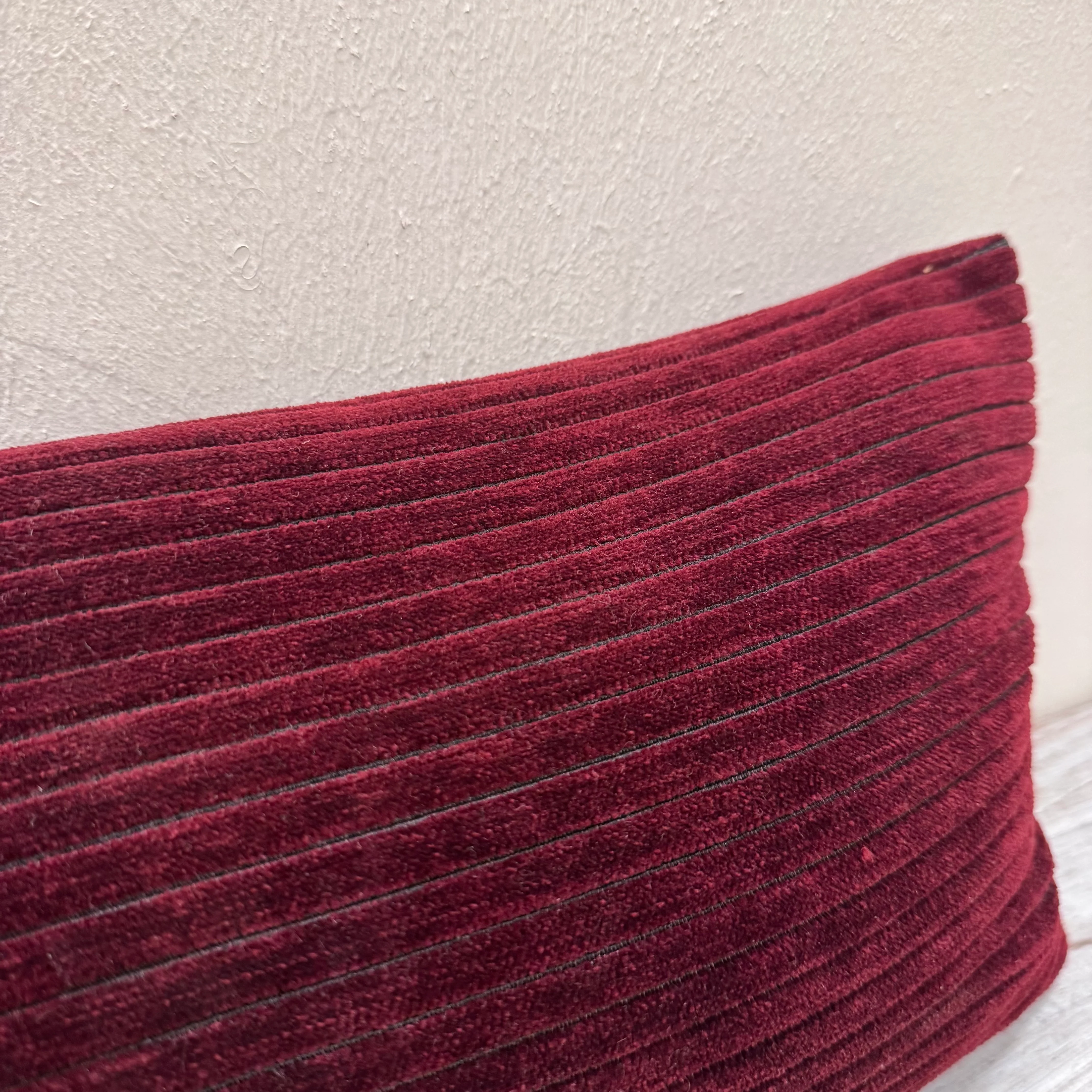 Dekokissen Samtoptik Weinrot/Dunkelrot 40x20 Kissen Gebraucht - Image 2