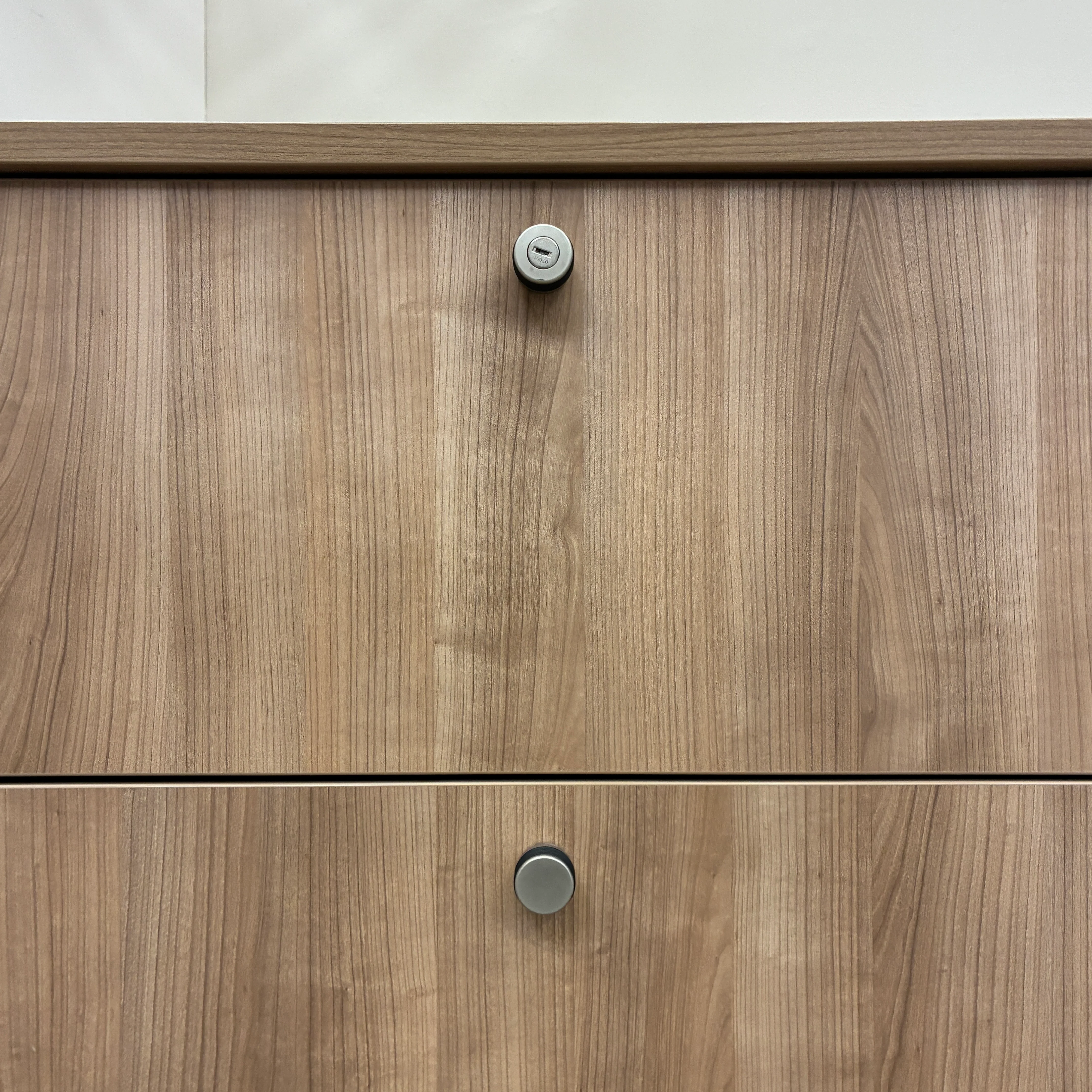 Aktenschrank Hängeregister Holz mit Schubladen Büro Schrank Gebraucht - Image 7
