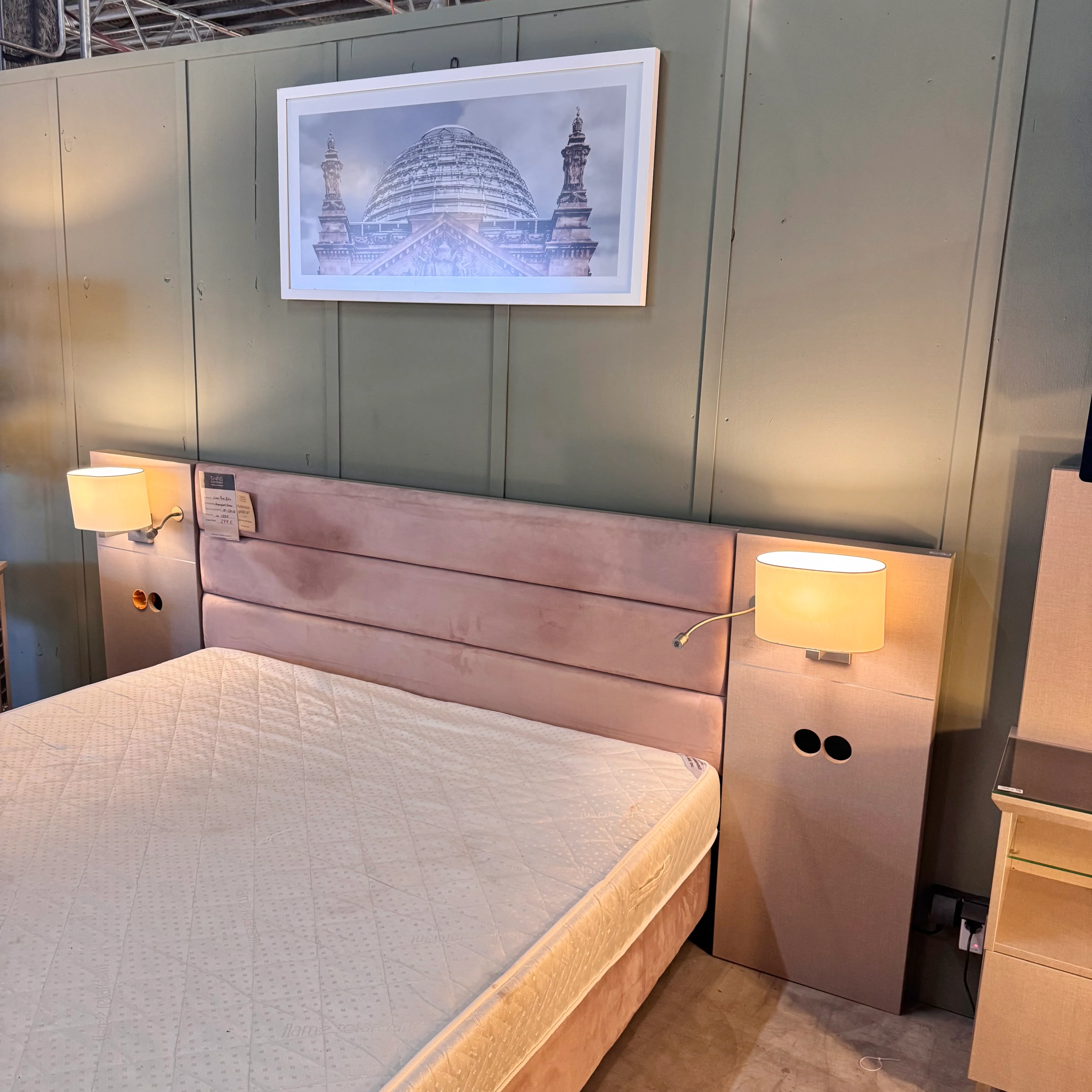 Komplettzimmer mit Fernseher Crowne Plaza Berlin - Image 5