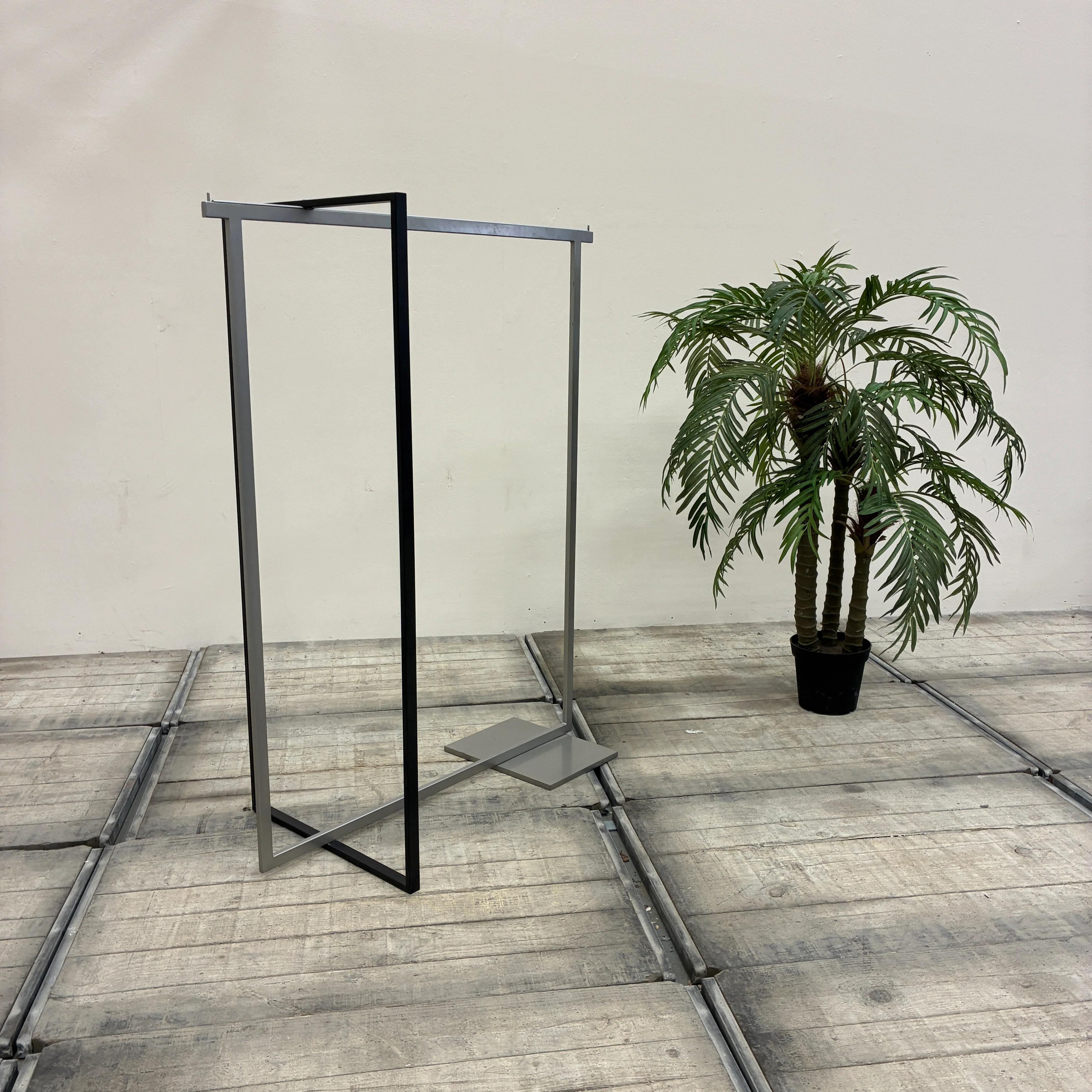 Kleiderständer Design-Ständer Metall Schwarz Silber modern Gebraucht - Image 10