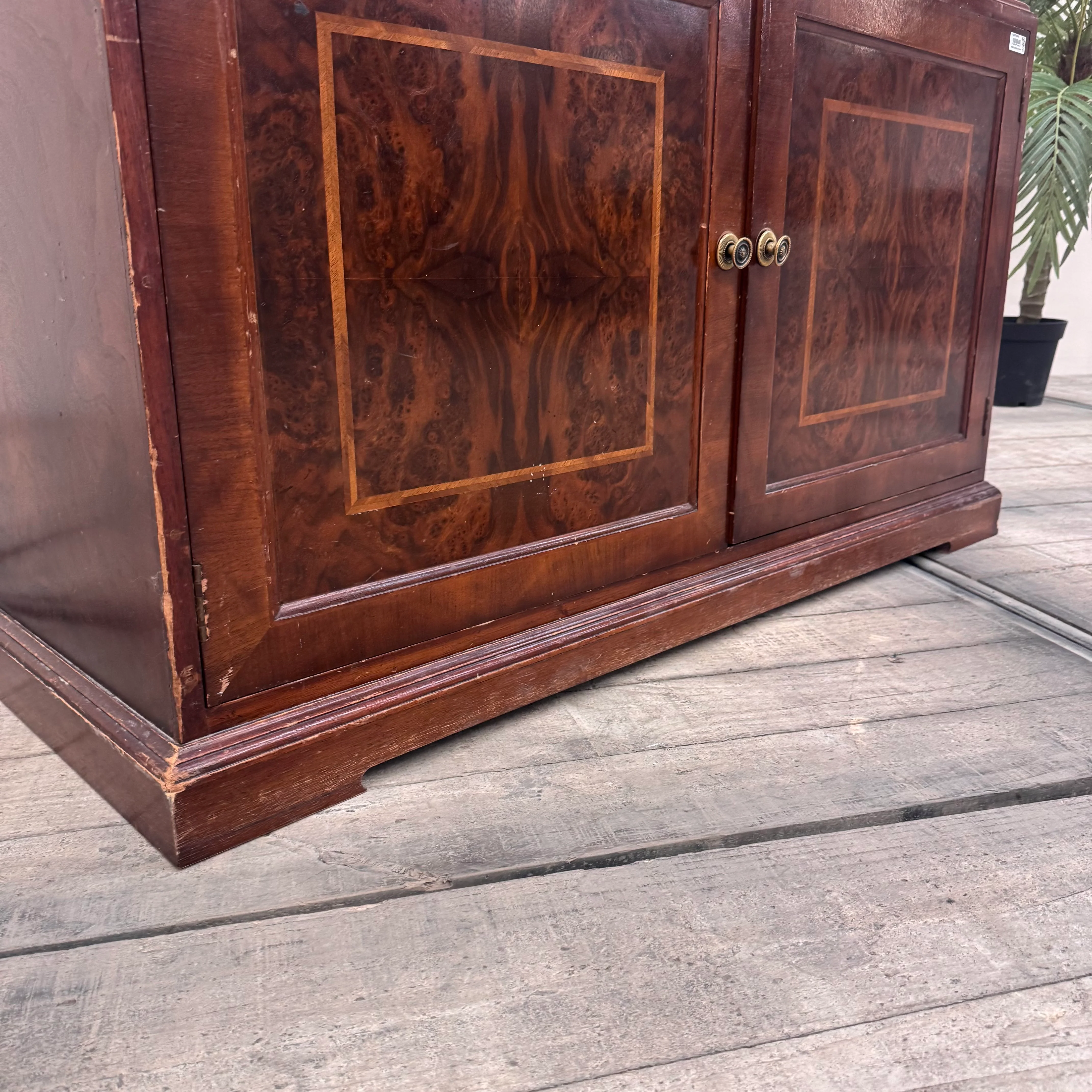 Exklusive Kommode Wurzelholz mit feinen Intarsien Sideboard Stilmöbel - Image 4