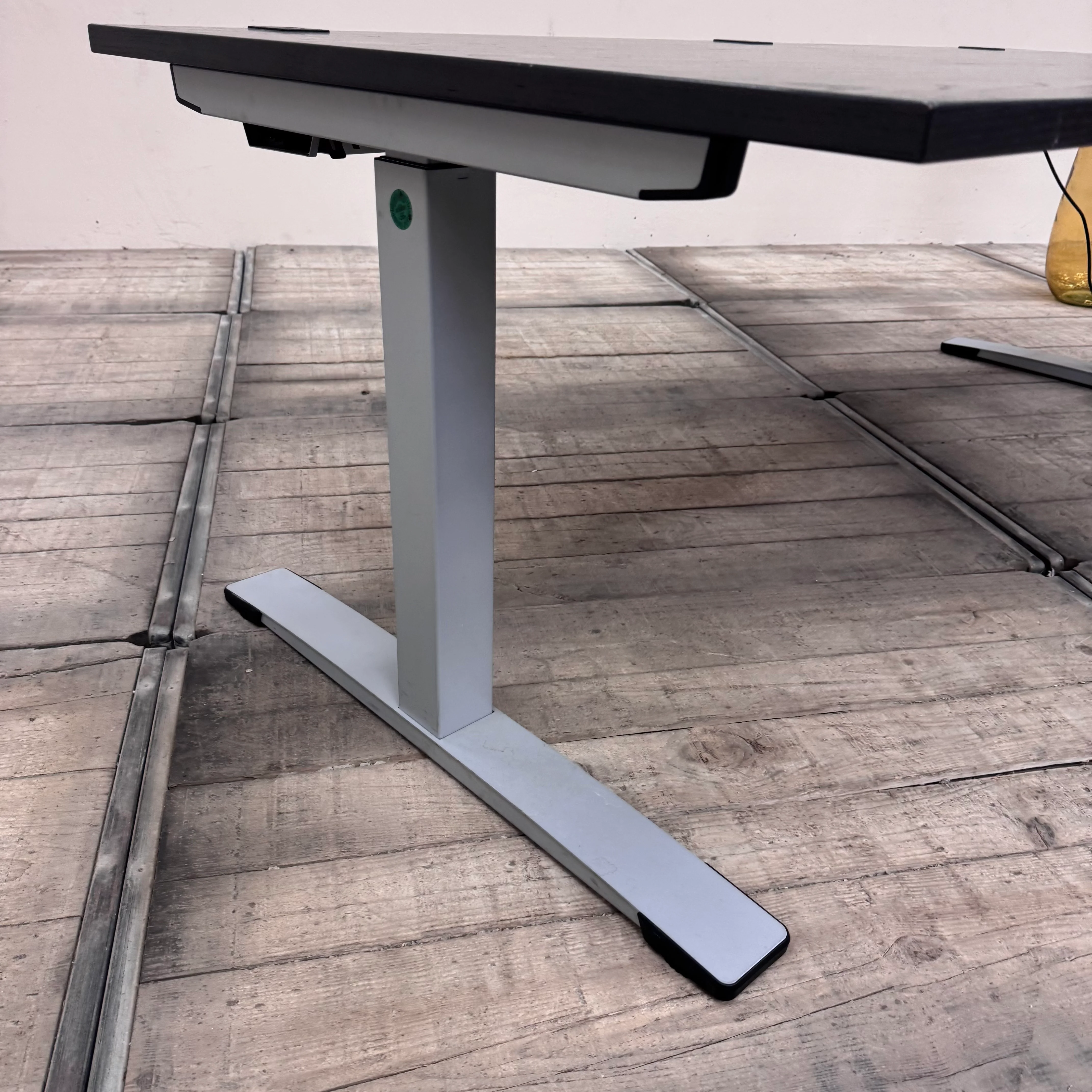 Elektrisch höhenverstellbarer OKA Schreibtisch 200x90 Anthrazit Arbeitsplatz Büro Tisch gebraucht - Image 4