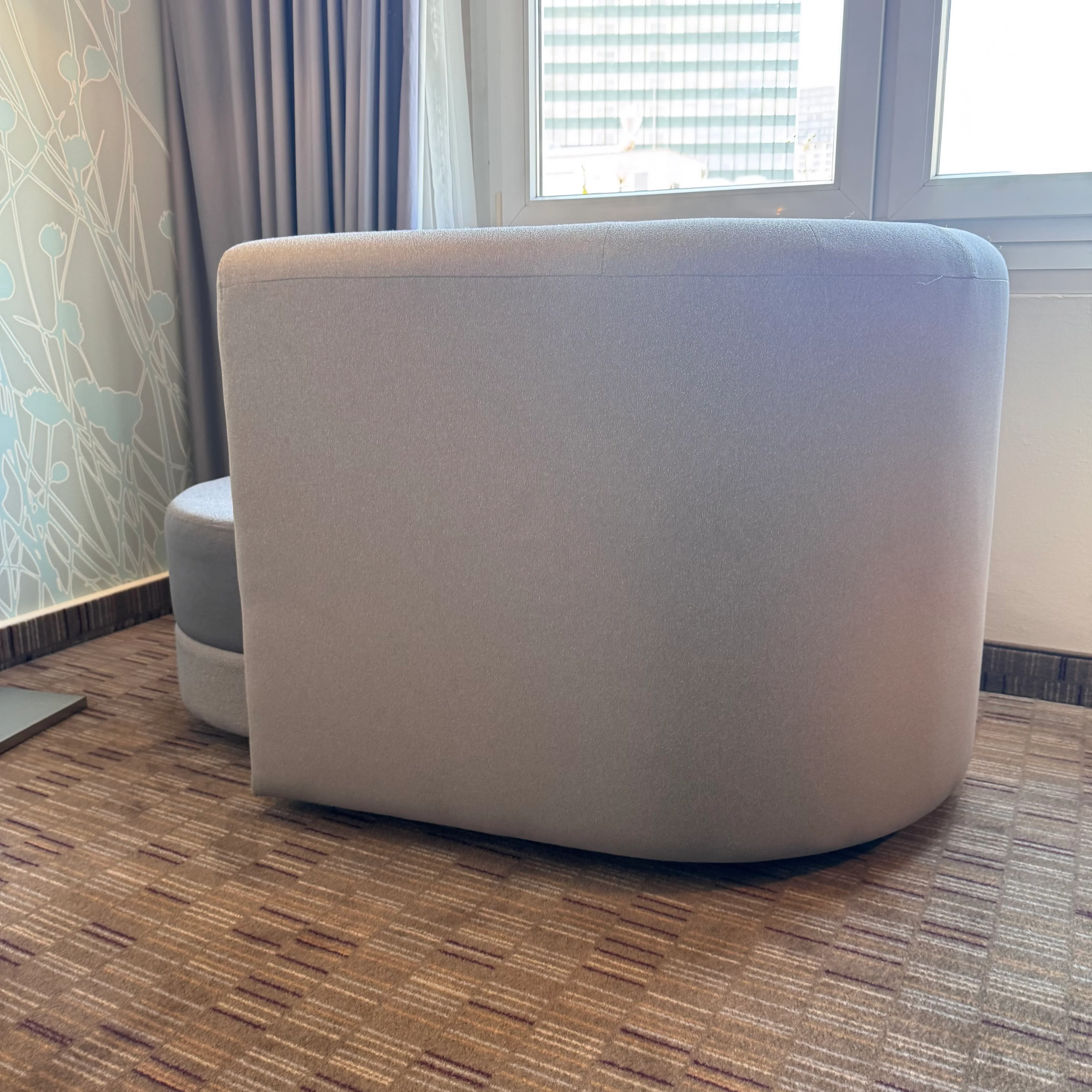 Ottomane Loungesofa grau Stoff Hotelsofa 2-Sitzer gebraucht L - Image 7