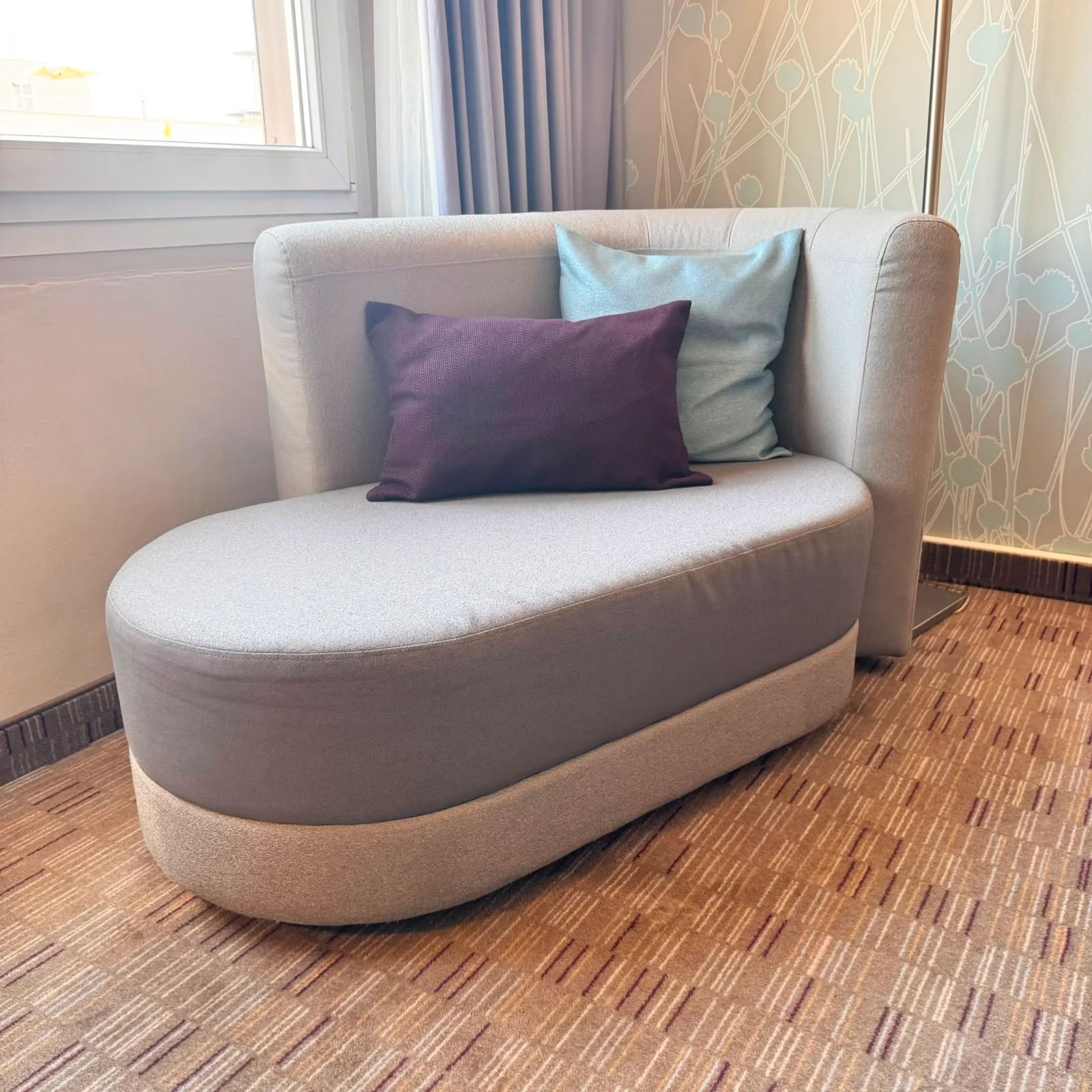 Ottomane Loungesofa grau Stoff Hotelsofa 2-Sitzer gebraucht R - Image 7