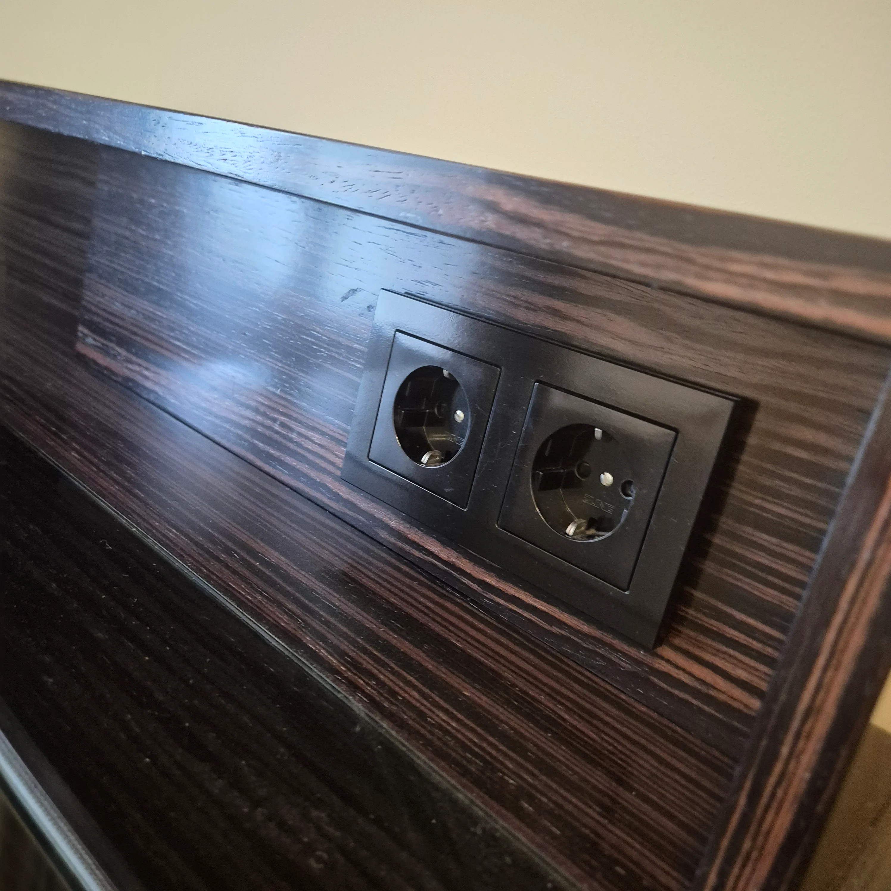Luxus Schreibtisch rechteckig dunkelbraun Wenge - Atlantic Hotel Hamburg - gebraucht - Image 6