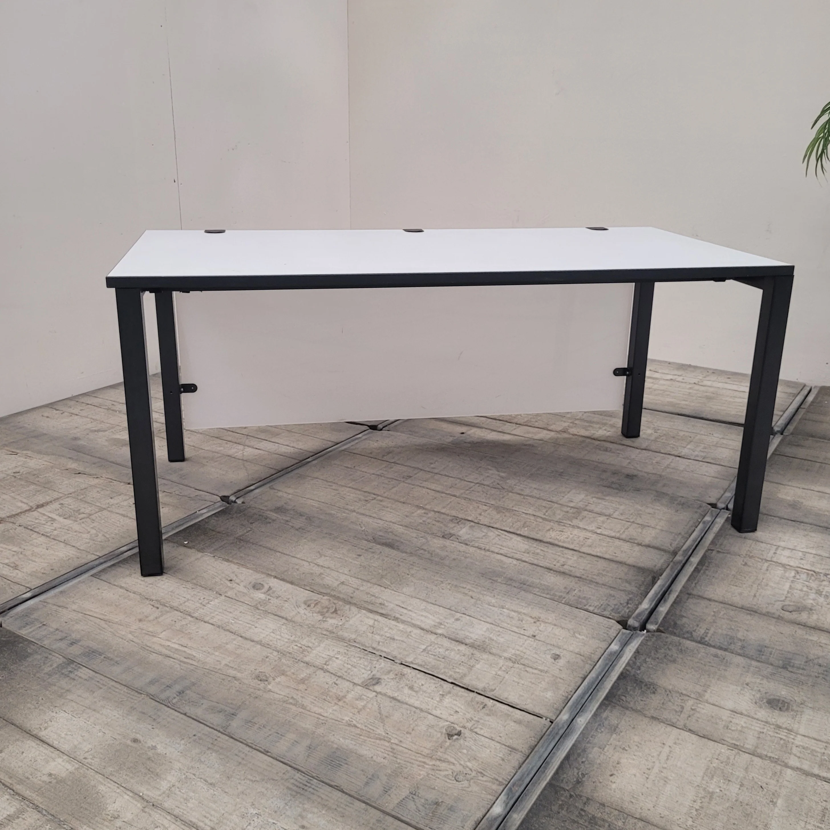 Büro Schreibtisch Weiß Schwarz 160x80 Sichtblende Arbeitstisch Tisch Gebraucht - Image 3