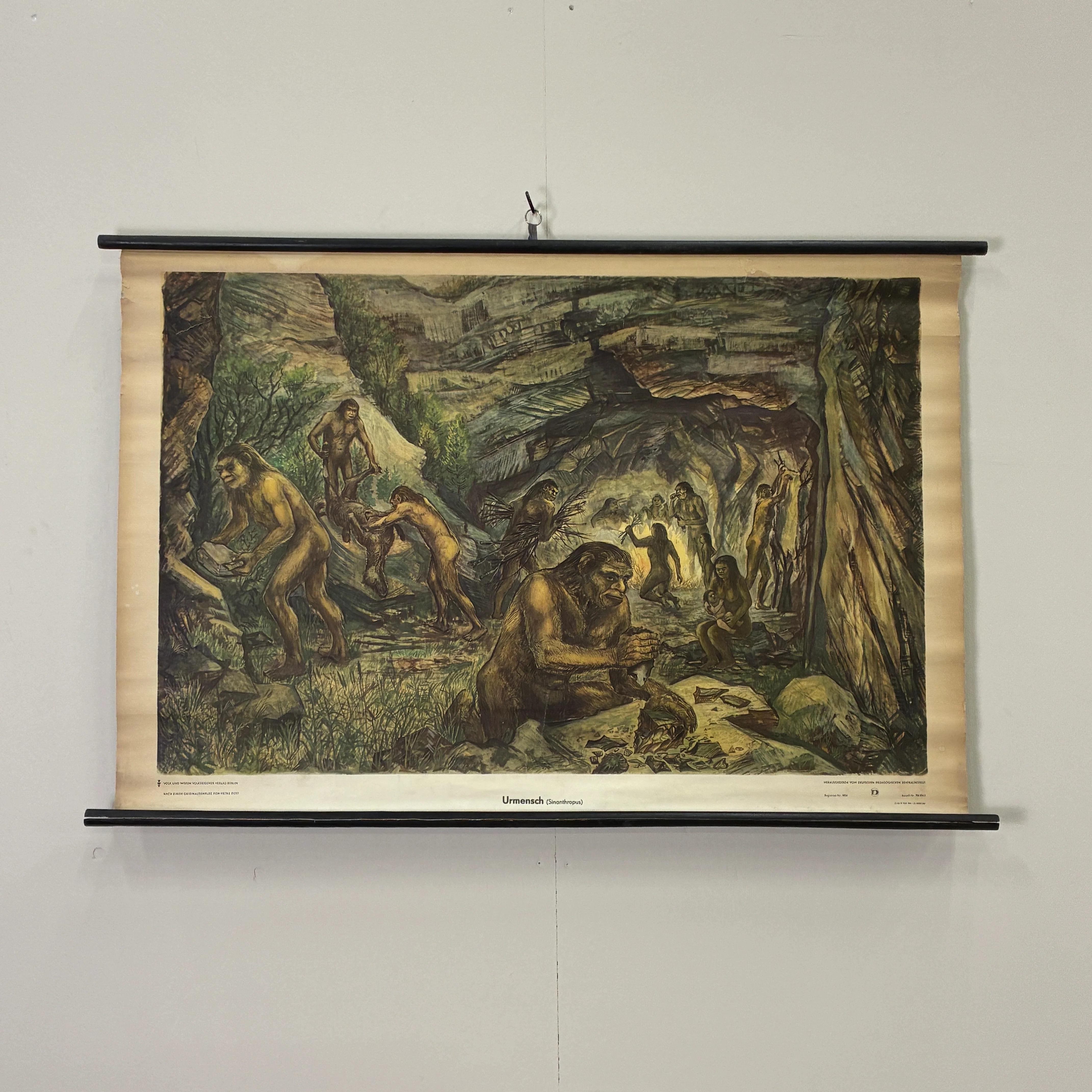 Vintage Schulkarte Urmenschen Sinanthropus Steinzeit Rollbild Lehrtafel DDR Wanddeko - Image 2