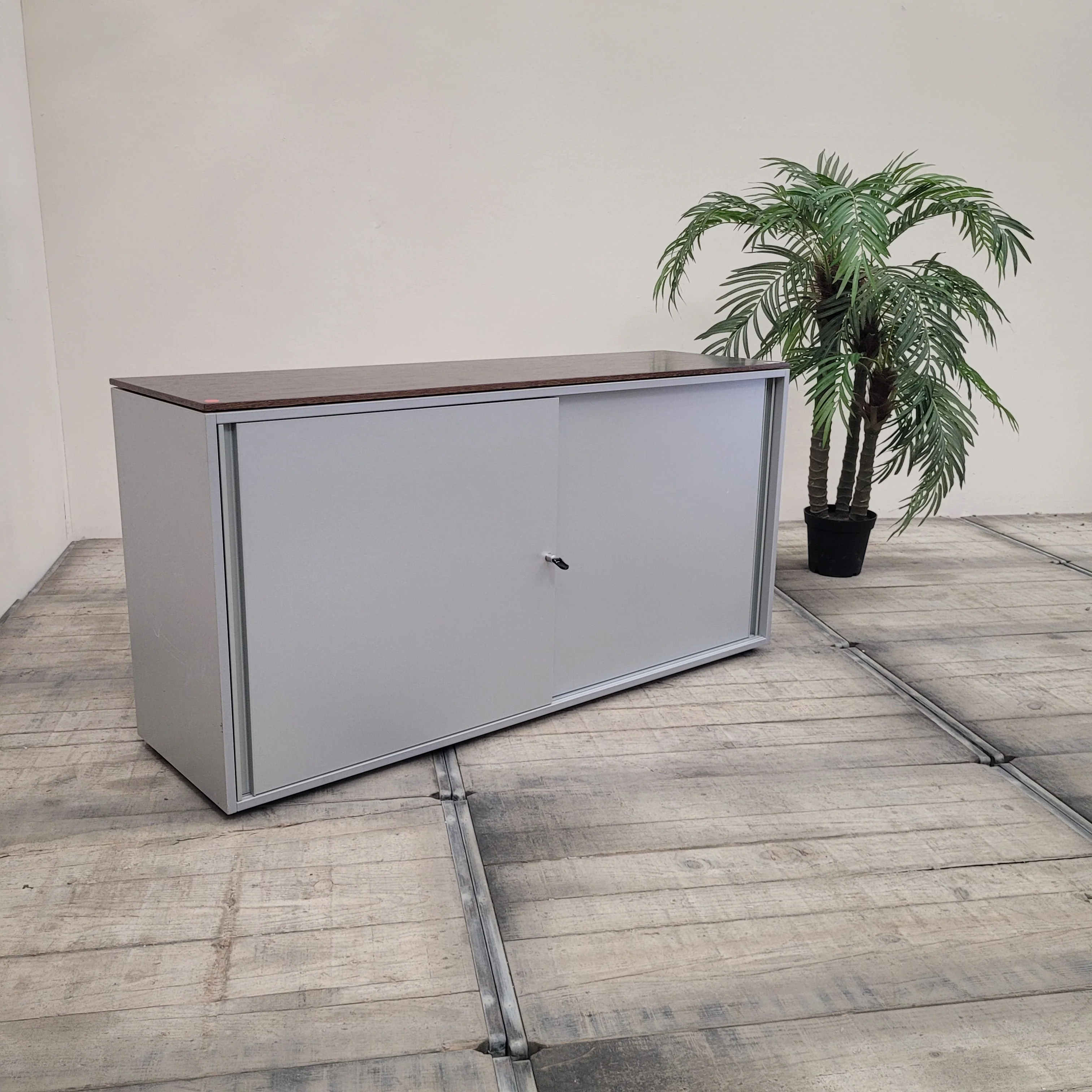 Sideboard Grau Dunkelbraun 160cm Holzoptik Schiebetüren Büromöbel Gebraucht