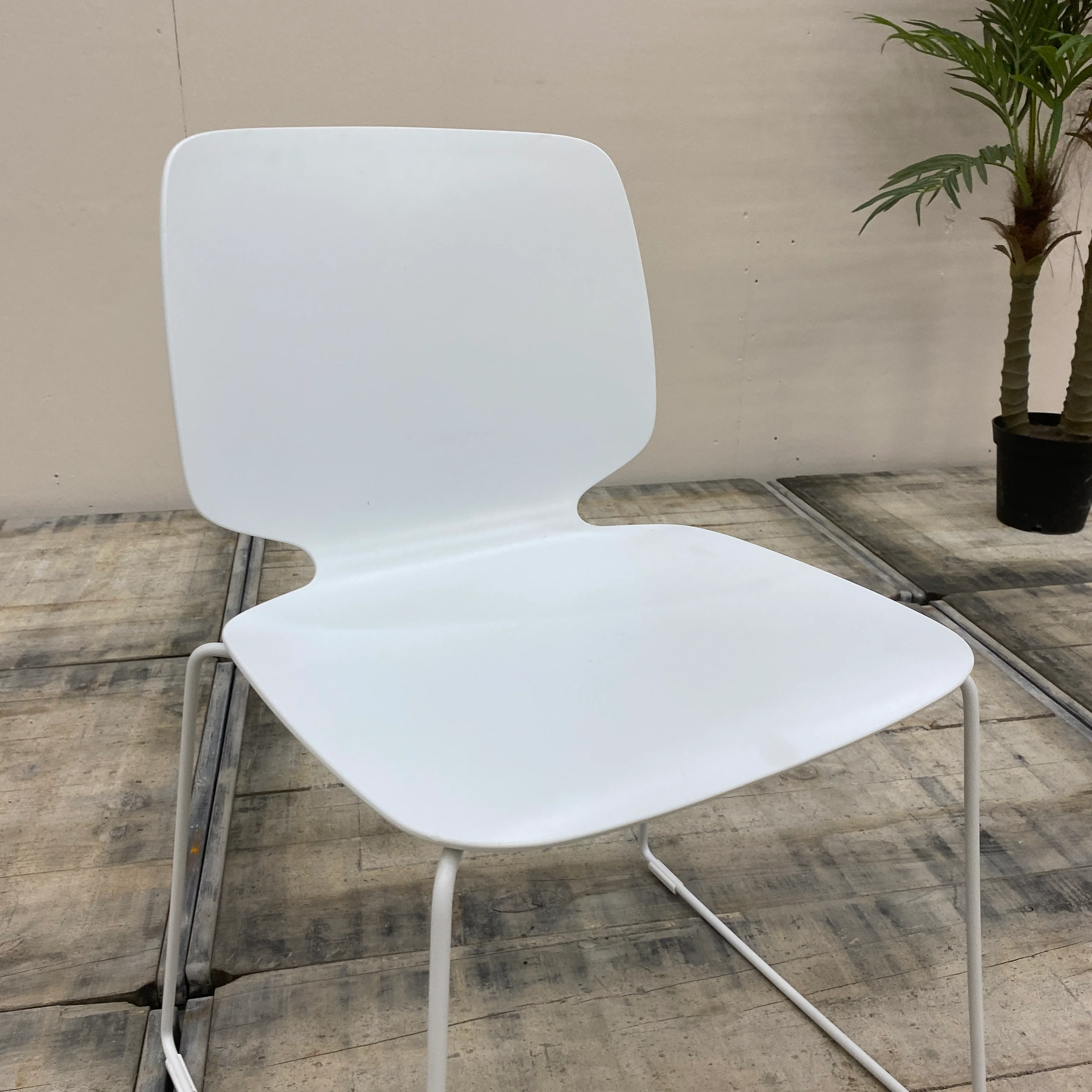 Pedrali Babila 2720 Stapelstuhl Kunststoff Stuhl gebraucht - Image 3