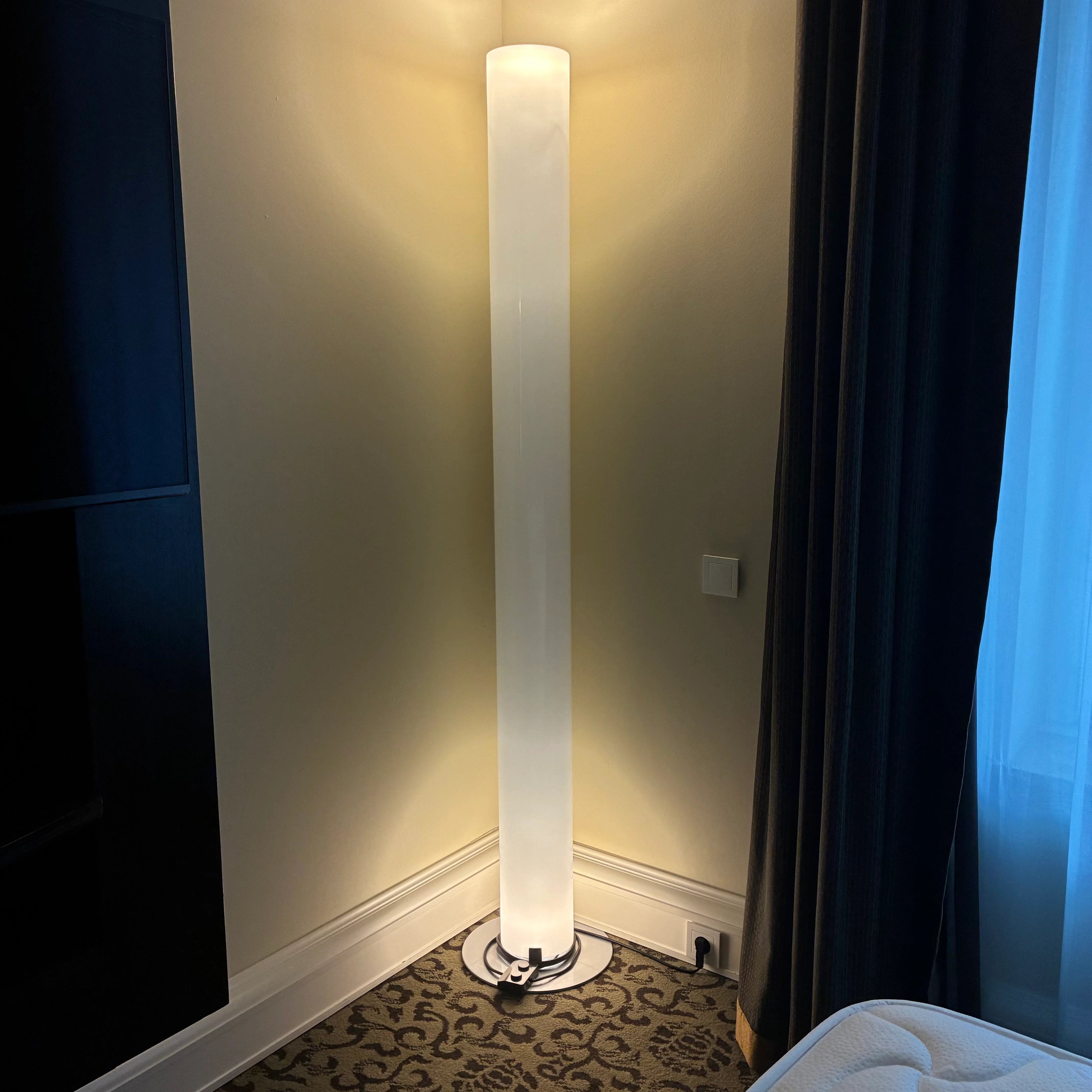 Designer Stehleuchte Bodenleuchte Flos Stylos weiß - Atlantic Hotel Hamburg - gebraucht - Image 2