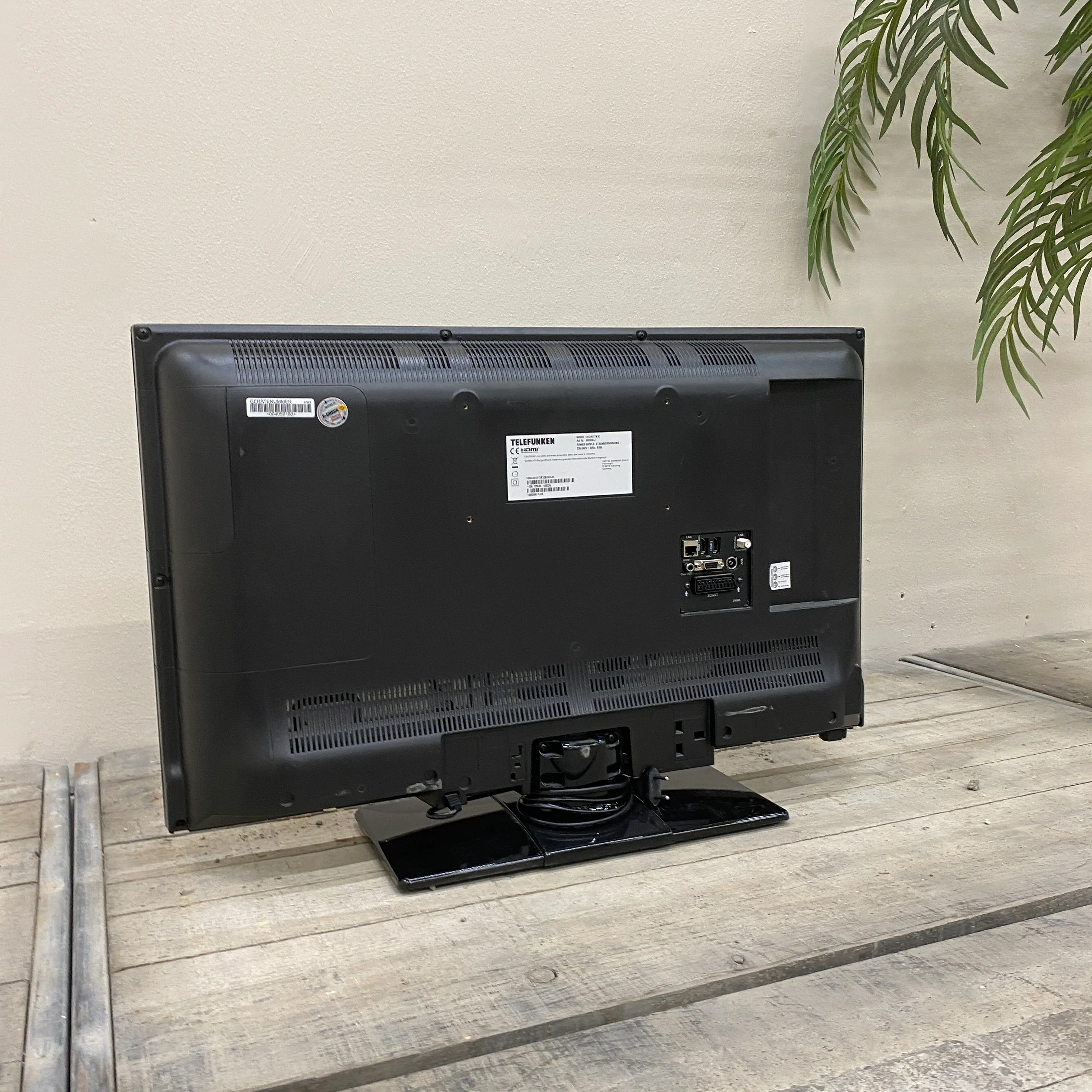 Telefunken Standfernseher Fernseher 32 Zoll TV Gebraucht - Image 4