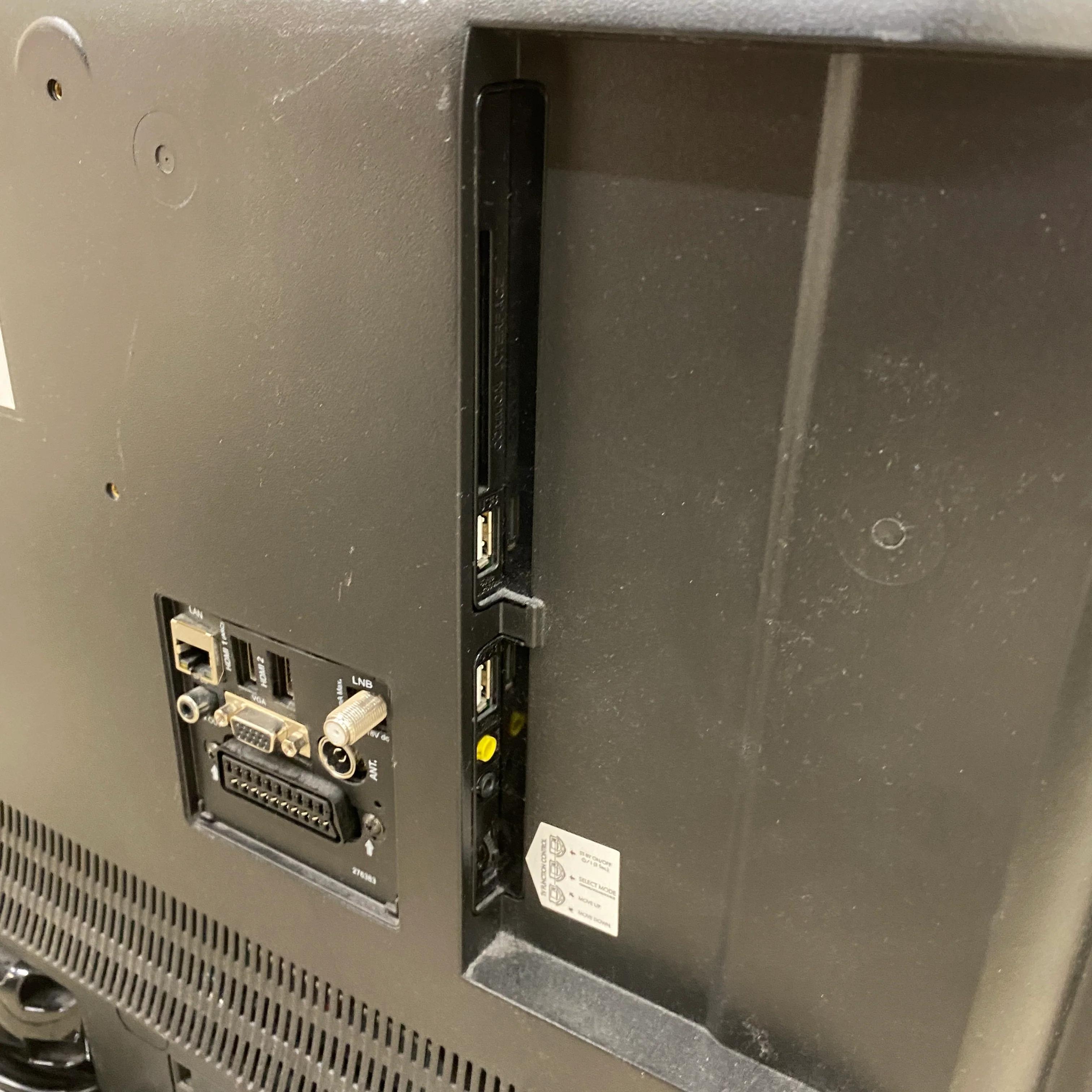 Telefunken Standfernseher Fernseher 32 Zoll TV Gebraucht - Image 7