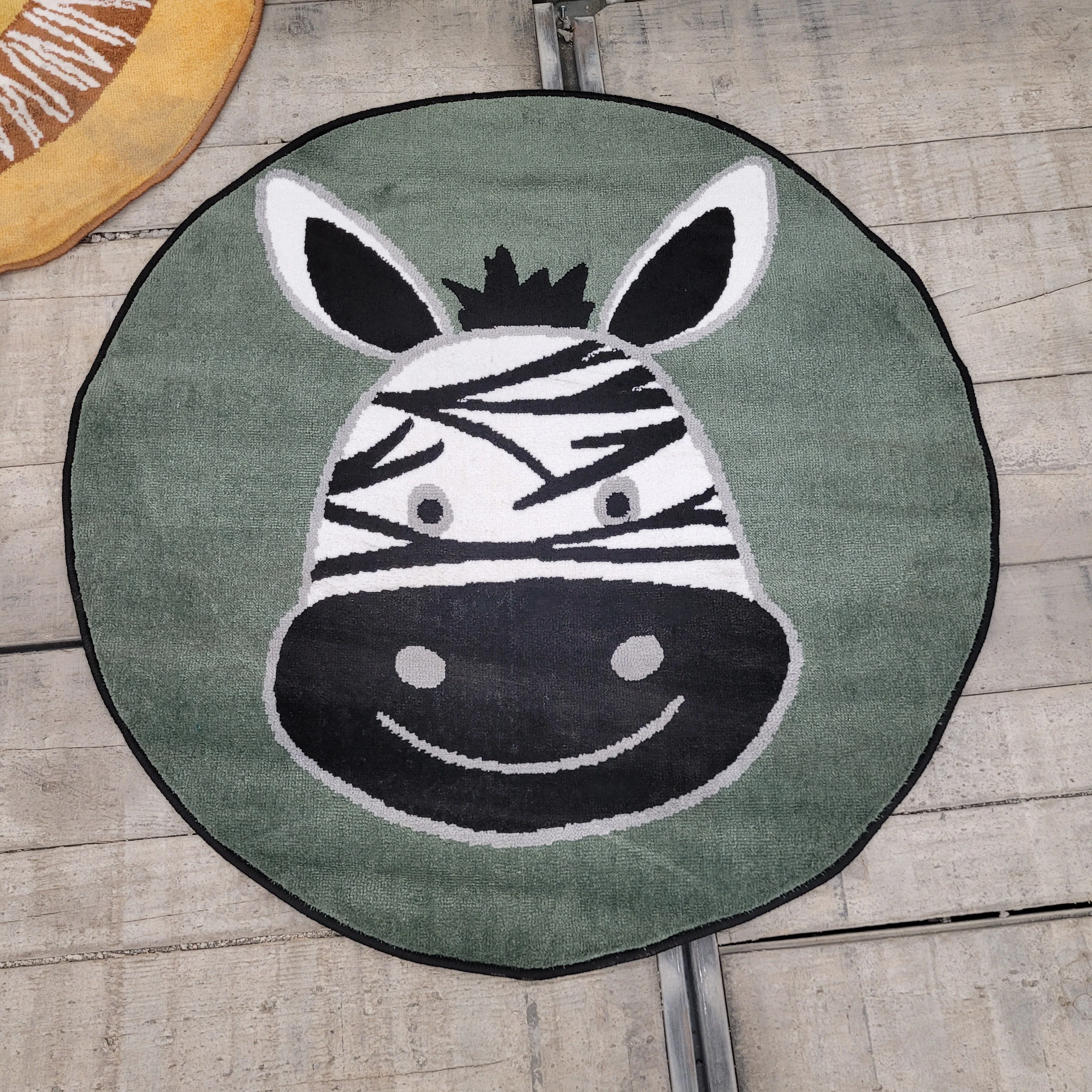 Kinderteppich 2er Set Rund Löwe Zebra Spielteppich Grün Gelb Neuwertig - Image 3