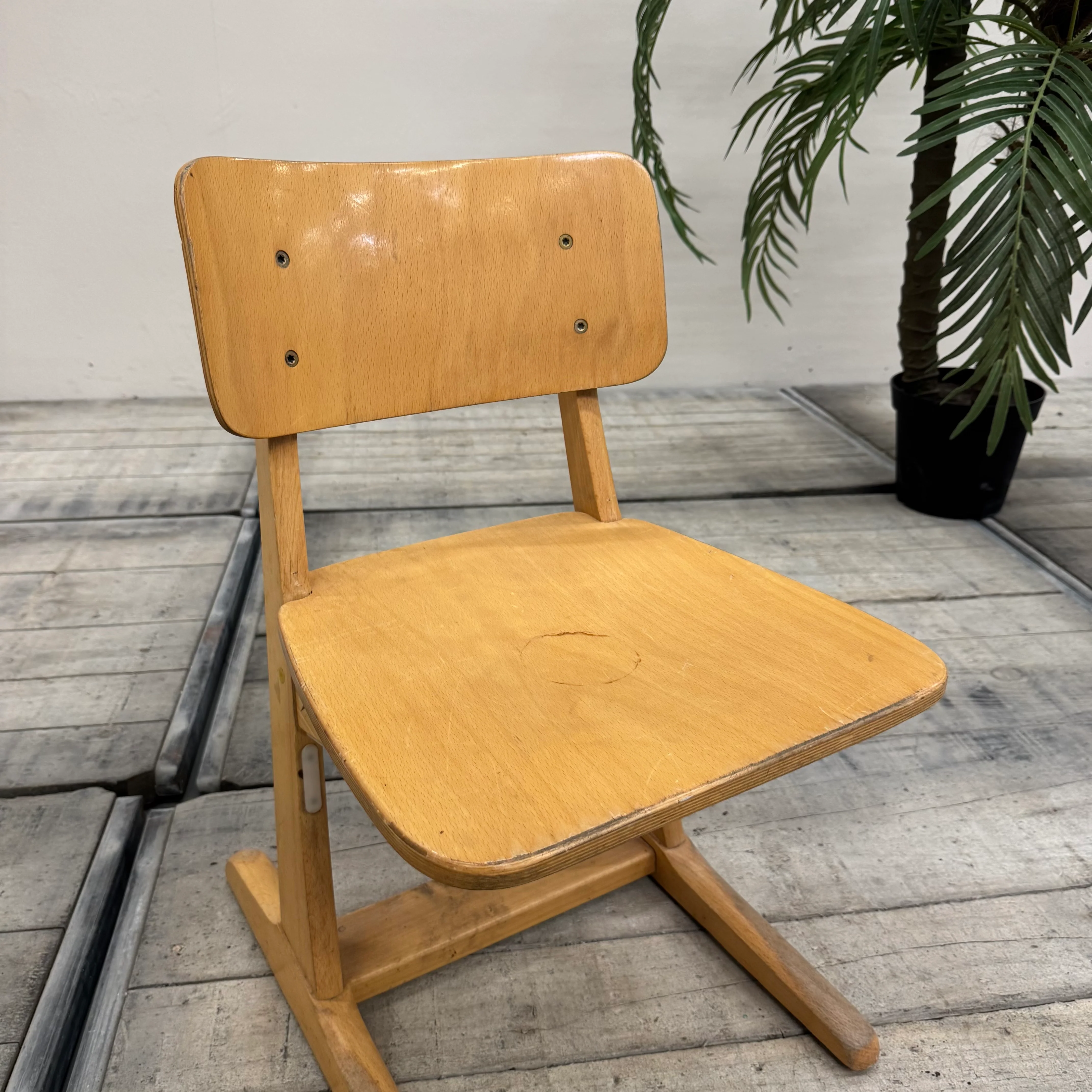 Vintage Kinderstuhl braun Eiche Holz Stuhl Schule Gebraucht - Image 3
