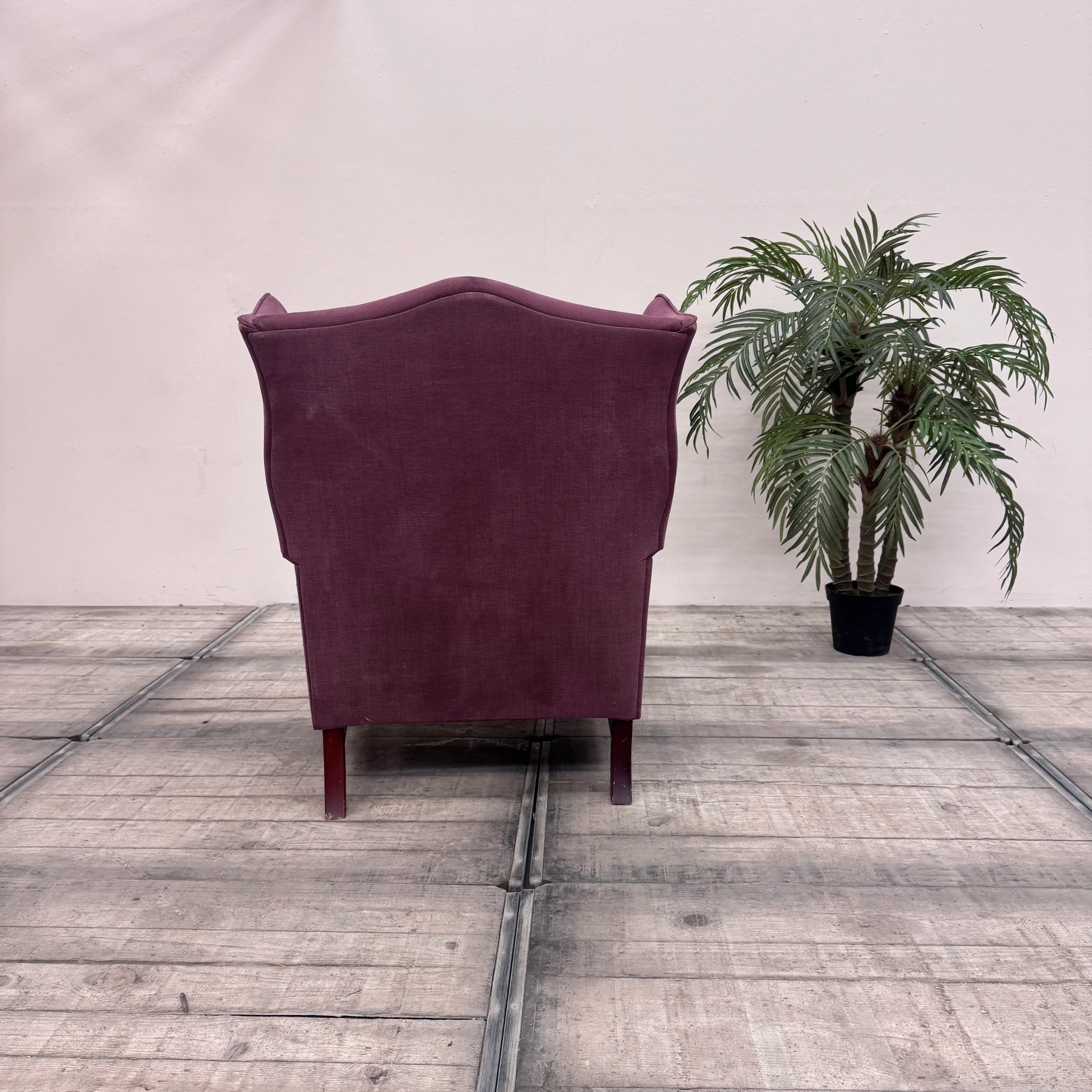 Klassischer Ohrensessel in Aubergine LilaLoungesessel Sessel aus Villen-Bestand gebraucht - Image 11