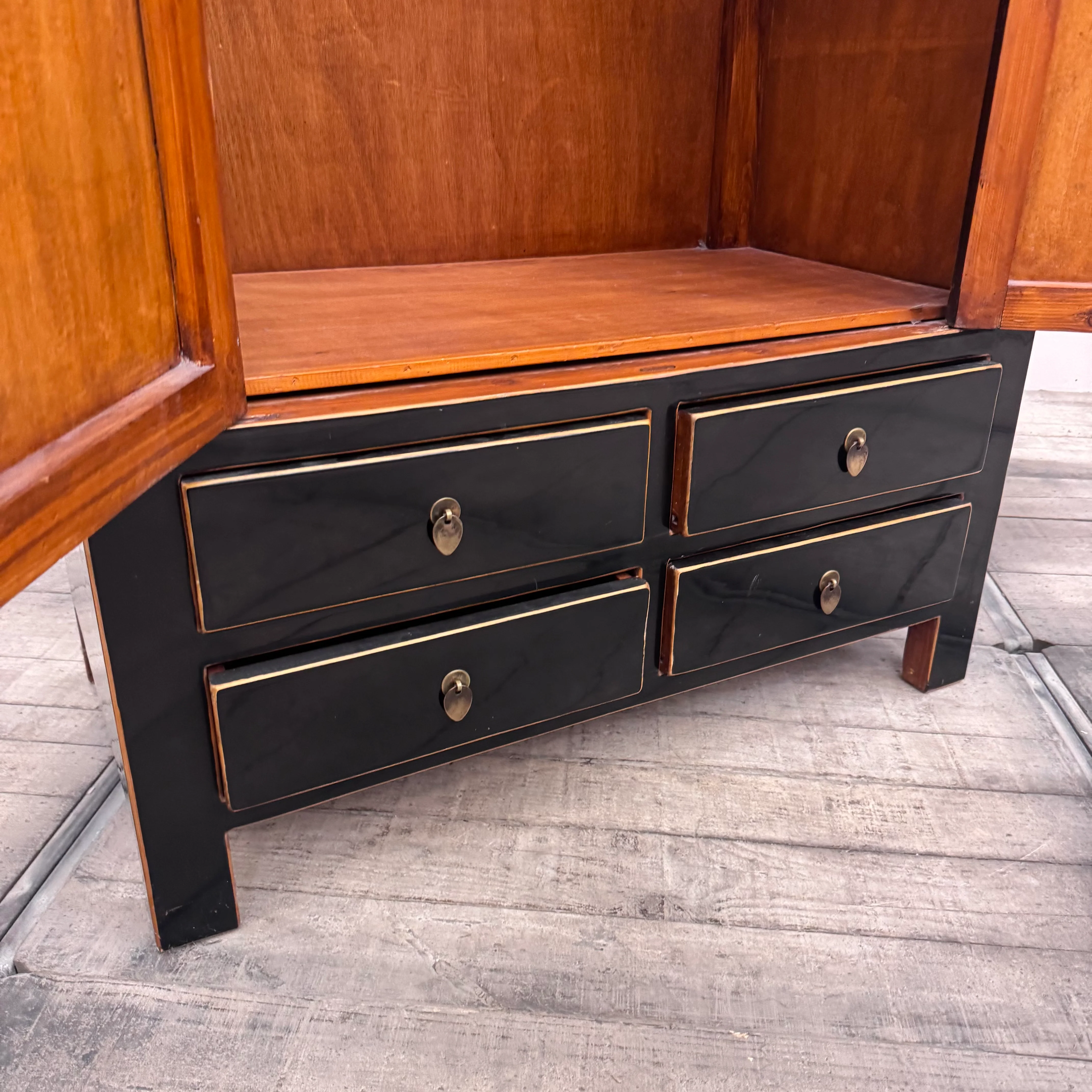 Exklusiver Kleiderschrank im Asien-Stil schwarz Holz aus Villen-Bestand - Image 4