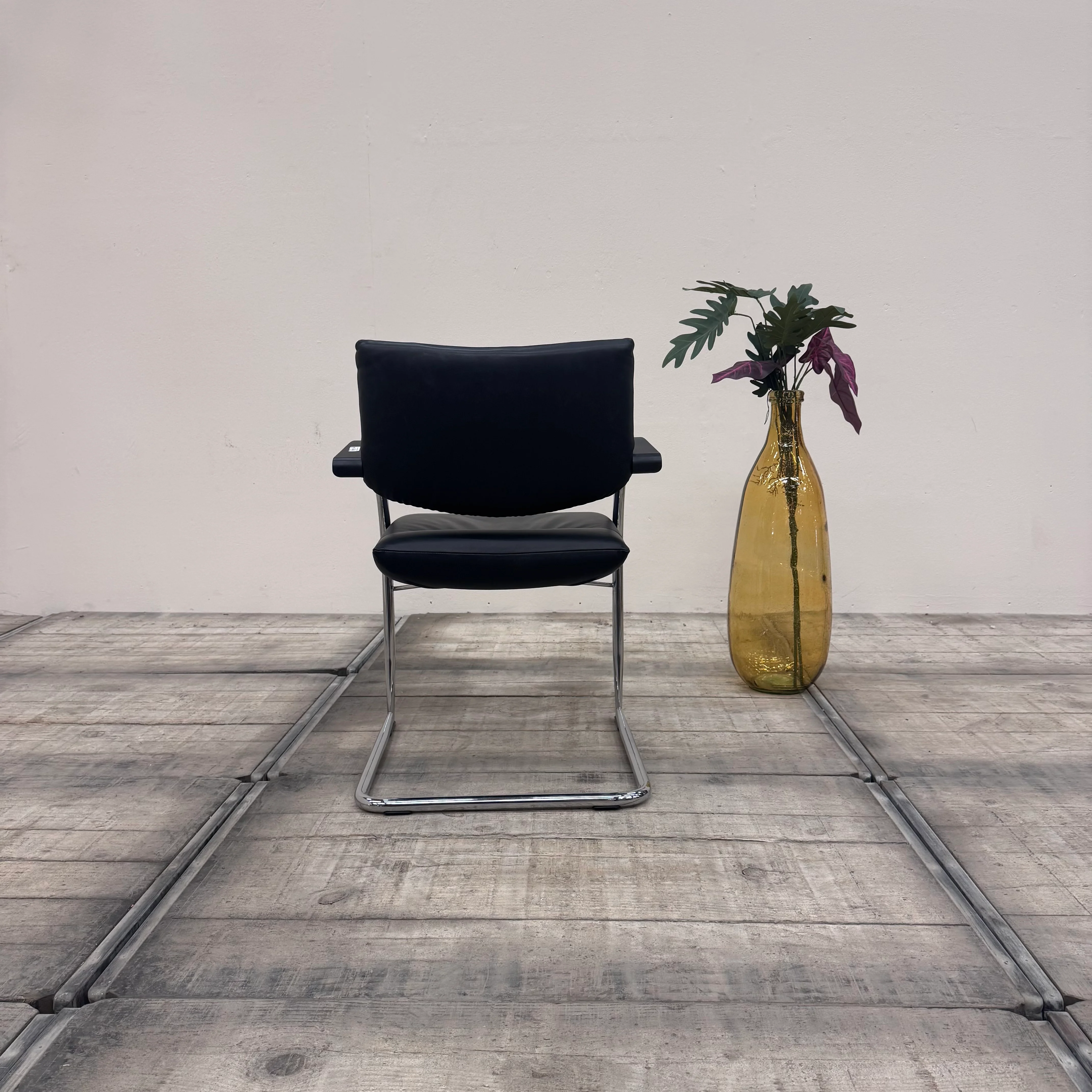 Vitra Freischwinger Schwarz Leder Design-Klassiker Büro Stuhl gebraucht - Image 7